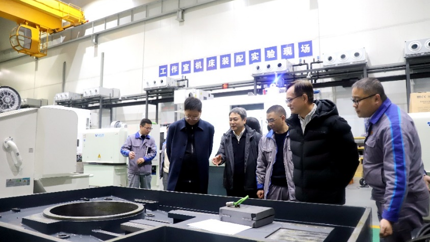 “重庆智能制造装备技术路径与发展战略研究”项目组前往乐动·官方站官网-乐动(中国)
集团调研